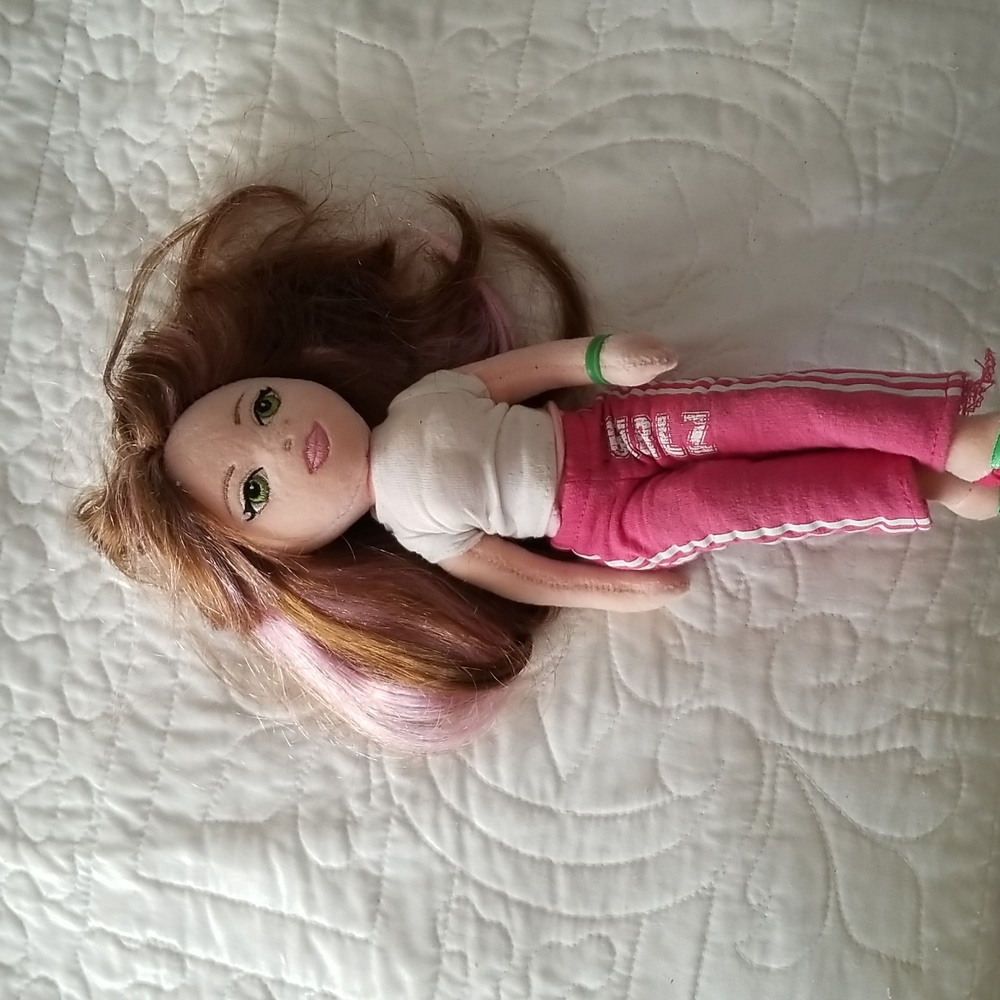 Dolls - Picture 3 of 4
